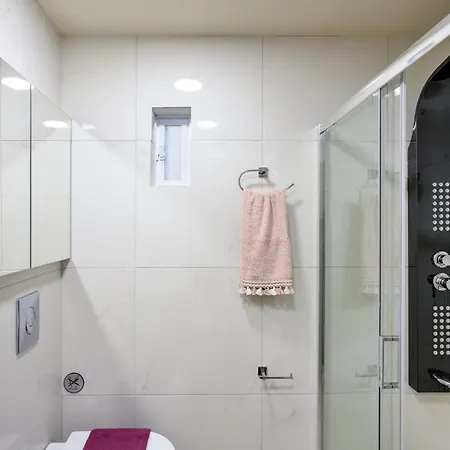 East Seafront Апартаменти